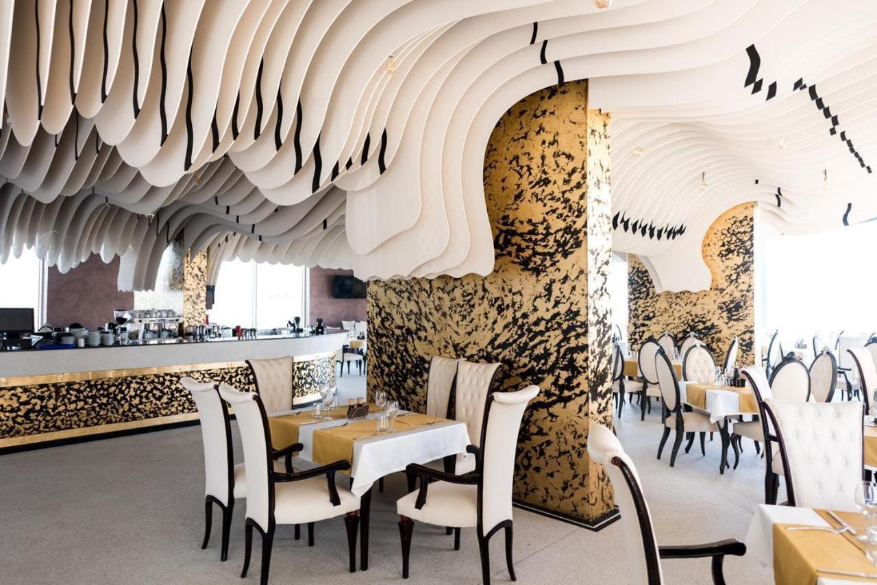 White Tower Mamaia Prestige Apartments Room photo